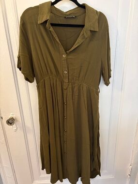 BloomChic Olive Green Lightweight Button-Front Midi Dress